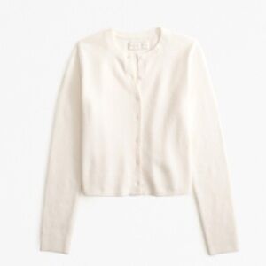 Abercrombie & Fitch Merino Wool Blend Slim Crew Cardigan in Cream - XS